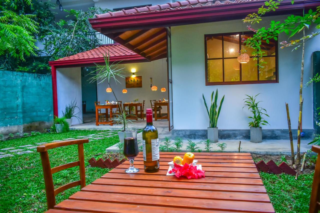 Onera Villa Hikkaduwa Exterior foto